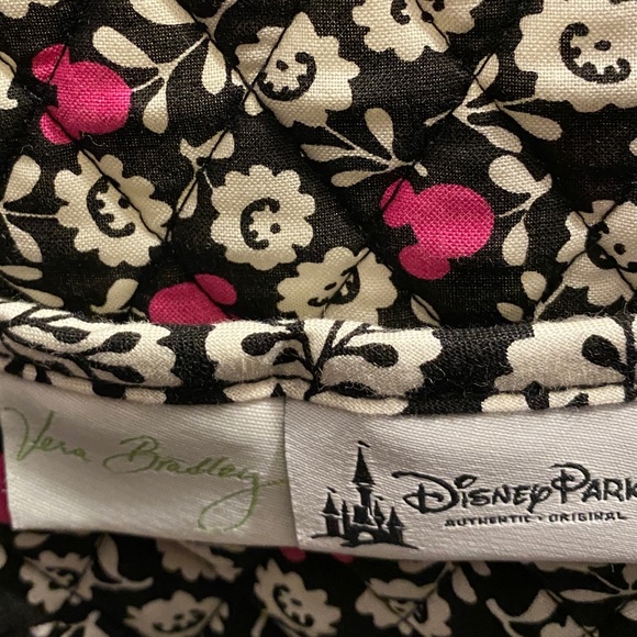 NWOT Disney Vera Bradley “Vera” tote
Retired Pattern - Picture 7 of 12